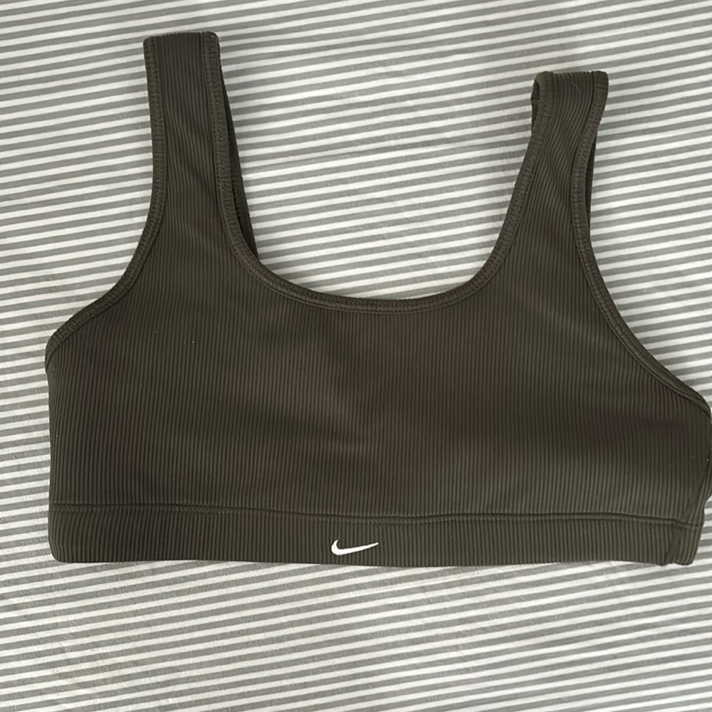 Nike slate all u women’s light support sports bra, olive M.